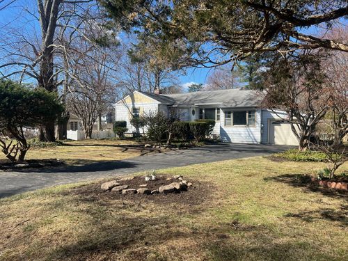 2795 Moreland St, Yorktown Heights, NY, 10598-2420 | Card Image