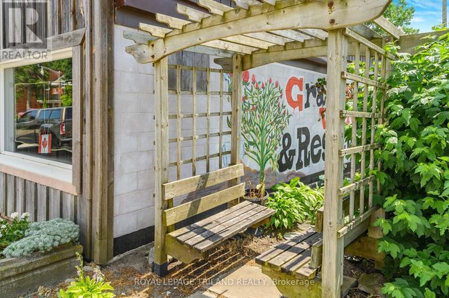 288 King St S, Home with 0 bedrooms, 0 bathrooms and null parking in Highgate ON | Image 12