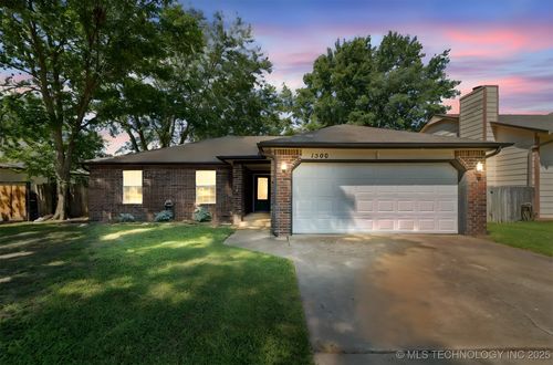 1500 24th St, Broken Arrow, OK, 74014-6721 | Card Image