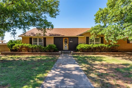 902 E Burnside St, Rotan, TX, 79546-4004 | Card Image