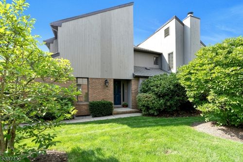10 Shelley Pl, Morristown, NJ, 07960-5814 | Card Image