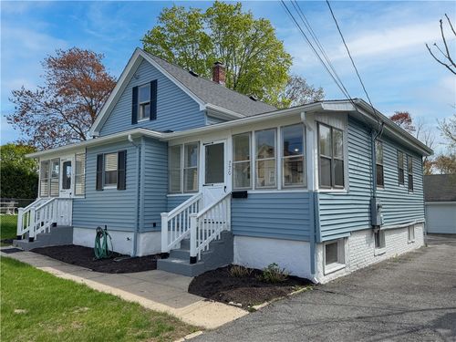 220 Francis Ave, North Providence, RI, 02904-3308 | Card Image