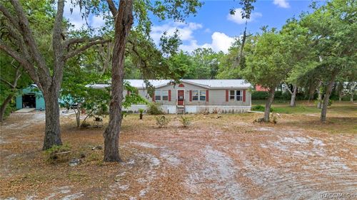 8186 E Windsong St, FLORAL CITY, FL, 34436-2052 | Card Image