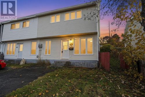44 Watson St, Saint Johns, NL, A1A3J8 | Card Image