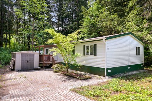 8331 Golden Valley Dr, Maple Falls, WA, 98266-8247 | Card Image
