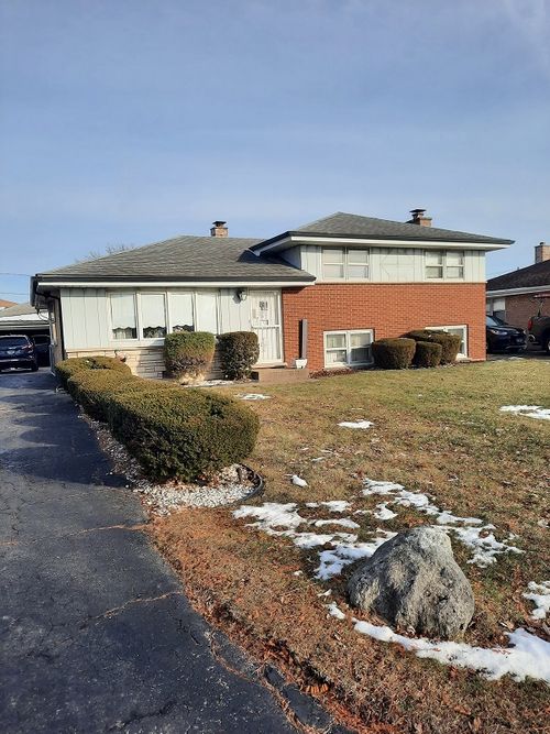 7912 W 73rd St, Bridgeview, IL, 60455-1060 | Card Image