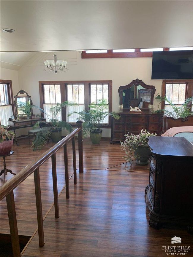 708 S Cedar St, House other with 3 bedrooms, 3 bathrooms and null parking in Abilene KS | Image 46