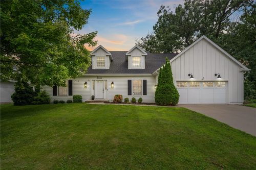 3315 Silverthorne Rd Ne, Cedar Rapids, IA, 52402-7629 | Card Image