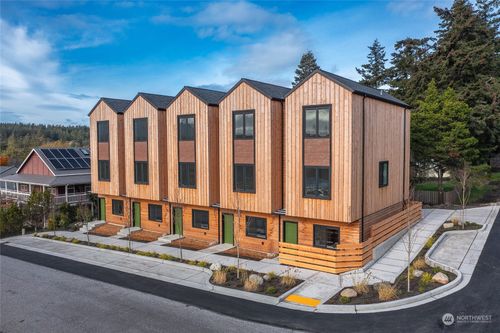 2-231 Madrona St, Eastsound, WA, 98245-8582 | Card Image