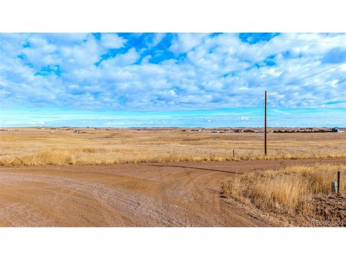 44145 E Iliff Trl, Bennett, CO, 80102-8400 | Card Image