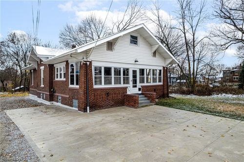 613 Wooster Rd N, Barberton, OH, 44203-1920 | Card Image