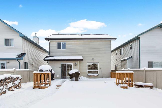 143 Bridlewood Circle Sw, Home with 3 bedrooms, 3 bathrooms and 4 parking in Calgary AB | Image 36