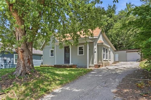 205 N 4th St, Edwardsville, KS, 66111-1302 | Card Image
