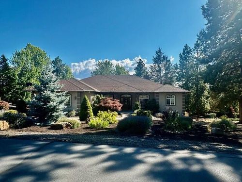 6246 Sanderling Rd, Klamath Falls, OR, 97601-9129 | Card Image