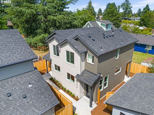 b-6902 Se 77th Ave, Portland, OR, 97206-6452 | Card Image