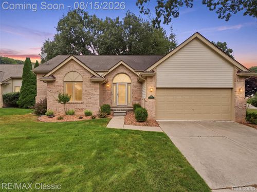 30-41638 Hidden Oaks Ct, Plymouth, MI, 48170-6802 | Card Image
