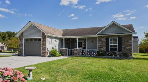 405 Cornus Ave, Sevierville, TN, 37862-6313 | Card Image