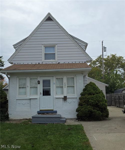 426 Kentucky Ave, Lorain, OH, 44052-2253 | Card Image