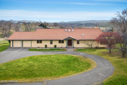 722 Ghormley Rd, Yakima, WA, 98908-9145 | Card Image