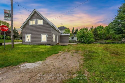 3 Mary St N, Smiths Falls, ON, K7A3R6 | Card Image