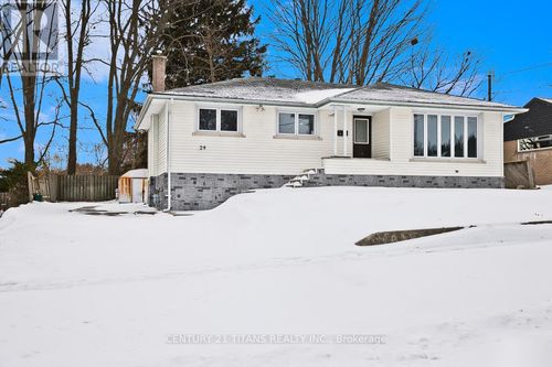 29 Switzer Dr, Oshawa, ON, L1G3J2 | Card Image