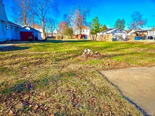 534 Vest Ave, Valley Park, MO, 63088-1832 | Card Image