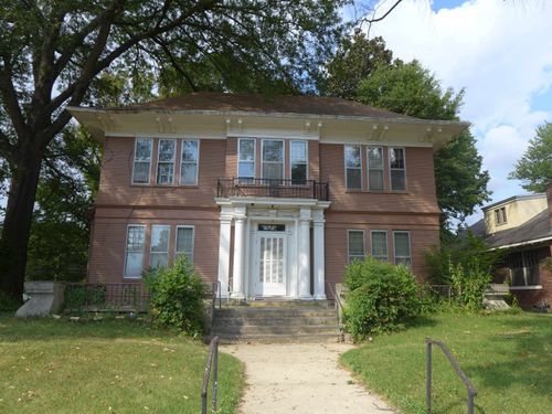 up-1792 Forest Ave, Memphis, TN, 38112-5011 | Card Image