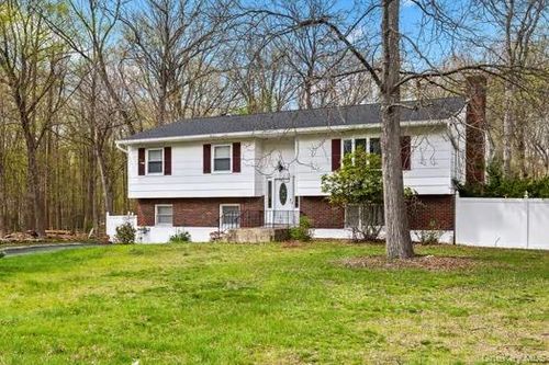 38 Haller Cres, Spring Valley, NY, 10977-6605 | Card Image