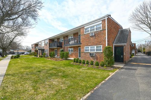 1a-10 Ivy St, Oyster Bay, NY, 11771-3502 | Card Image