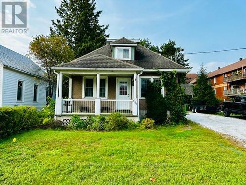1028 Pembroke St E, Pembroke, ON, K8A6Z2 | Card Image