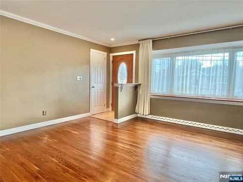 6 White Beeches Drive, Dumont, NJ, 07628 | Card Image