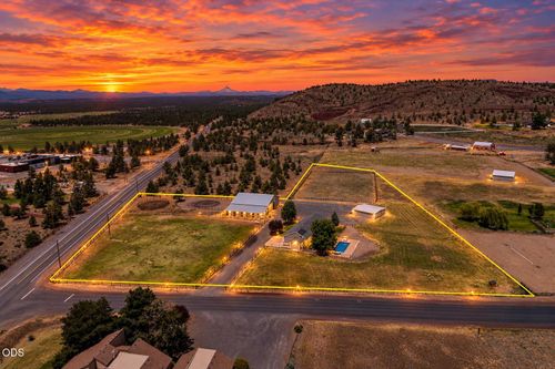 3099 Nw Williams Way, Redmond, OR, 97756-8186 | Card Image