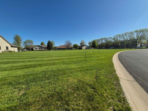 300 W Adams St, Arlington, MN, 55307-2058 | Card Image