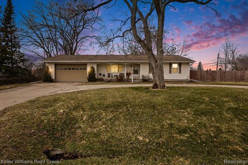 3950 Samuel Avenue, Rochester Hills, MI, 48309 | Card Image