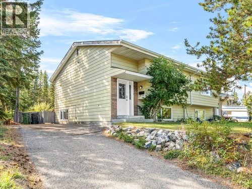 58 Green Cres, Whitehorse, YT, Y1A4R9 | Card Image