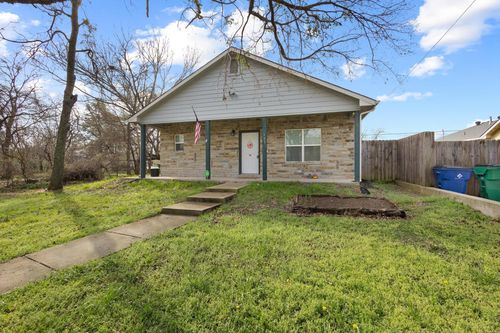 105 William St, Pottsboro, TX, 75076-3002 | Card Image