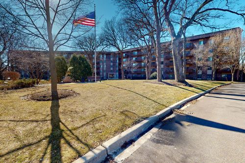 110-120 Lakeview Dr, Bloomingdale, IL, 60108-1140 | Card Image