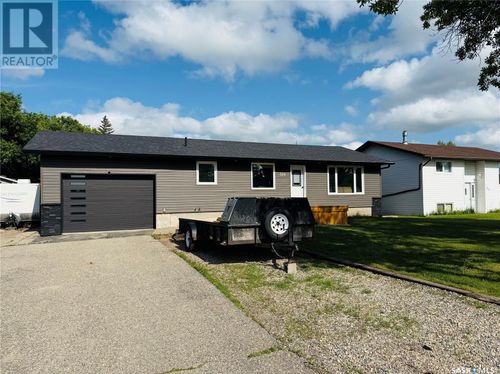 519 Cook Rd, Moosomin, SK, S0G3N0 | Card Image