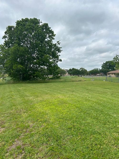 35 Tx-288, Angleton, TX, 77515 | Card Image