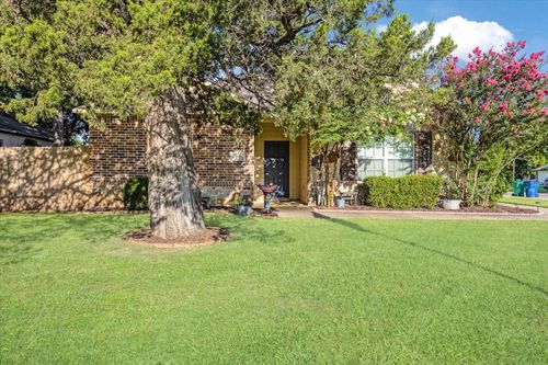 300 Franklin Ave, Pottsboro, TX, 75076-3052 | Card Image