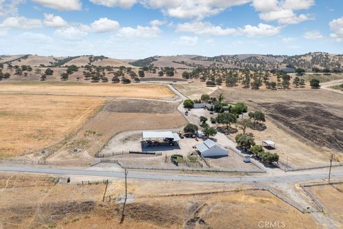 75429 Indian Valley Rd, San Miguel, CA, 93451-9133 | Card Image
