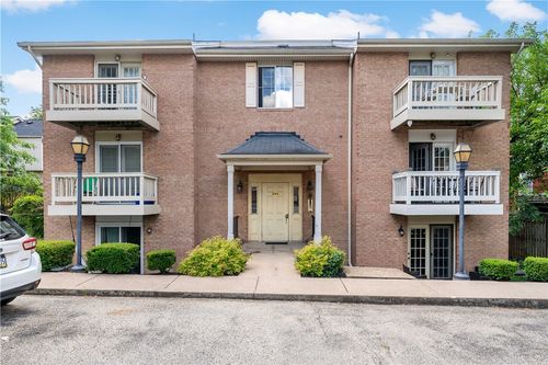 3-3266 Ward St, Pittsburgh, PA, 15213-4425 | Card Image