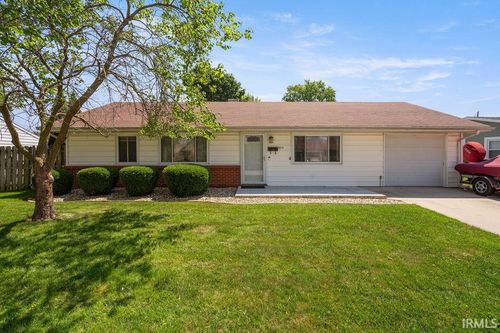820 Witherspoon Dr, Kokomo, IN, 46901-1810 | Card Image