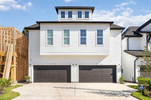 b-5117 Briscoe St, Houston, TX, 77033-3625 | Card Image