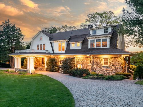 25 West Drive, North Hempstead, NY, 11030 | Card Image