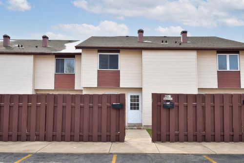 W167N11563 Westminster Ct, Germantown, WI, 53022-3265 | Card Image