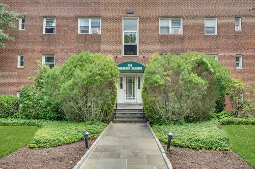 3g-450 Pelham Rd, New Rochelle, NY, 10805-1844 | Card Image
