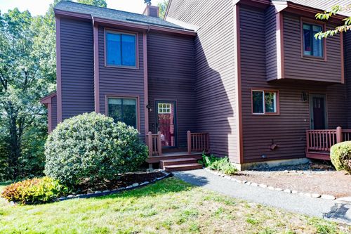 59 Thornhill Road, Stratham, NH, 03885 | Card Image