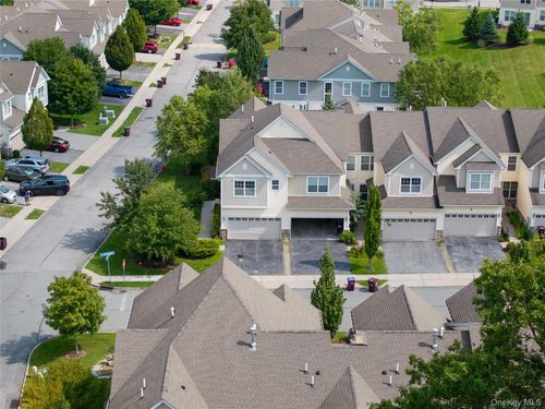 34 Fieldstone Dr, Middletown, NY, 10940-3021 | Card Image