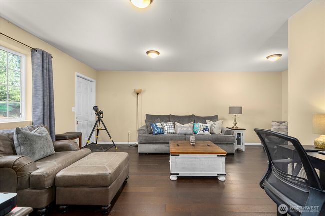 21010 Hobson Rd Se, House other with 3 bedrooms, 3 bathrooms and 7 parking in Yelm WA | Image 16